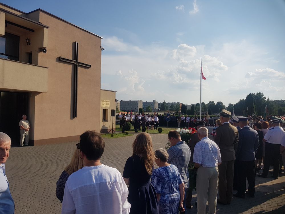 Odsłonięcie nowego Grobu Nieznanego Żołnierza w Koluszkach