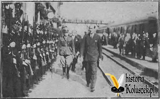 Minister Spraw Zagranicznych Józef Beck na dworcu w Koluszkach - 30 września 1934 r.